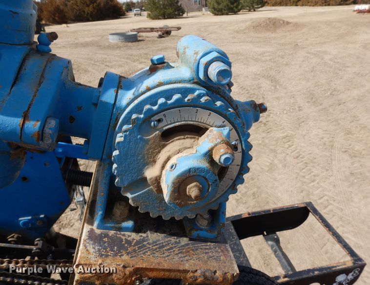 image for item DN6324 Kinze 2300  planter