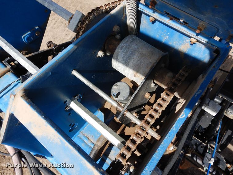 image for item DN6324 Kinze 2300  planter