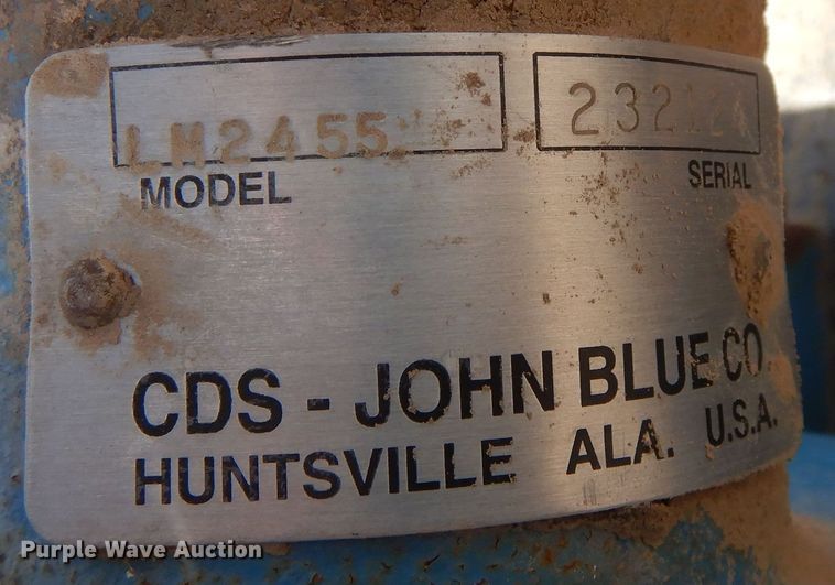 image for item DN6324 Kinze 2300  planter