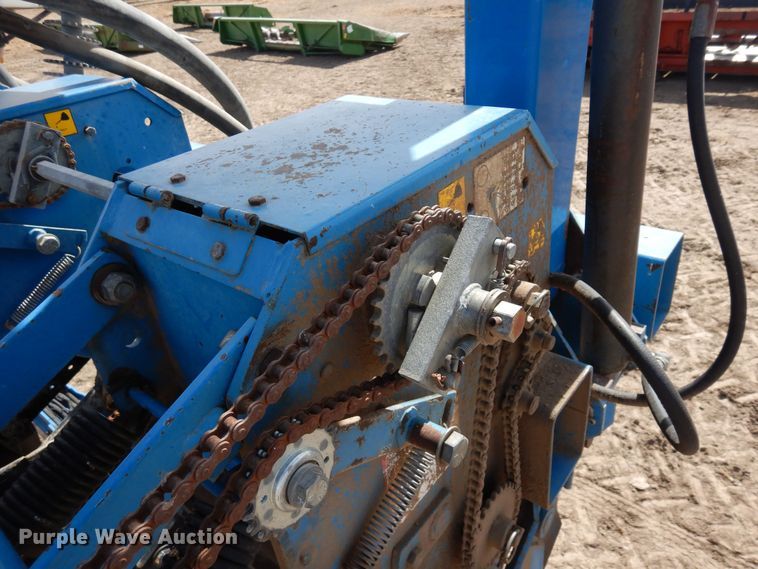 image for item DN6324 Kinze 2300  planter