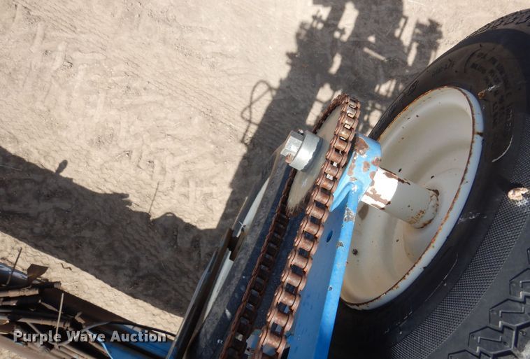 image for item DN6324 Kinze 2300  planter