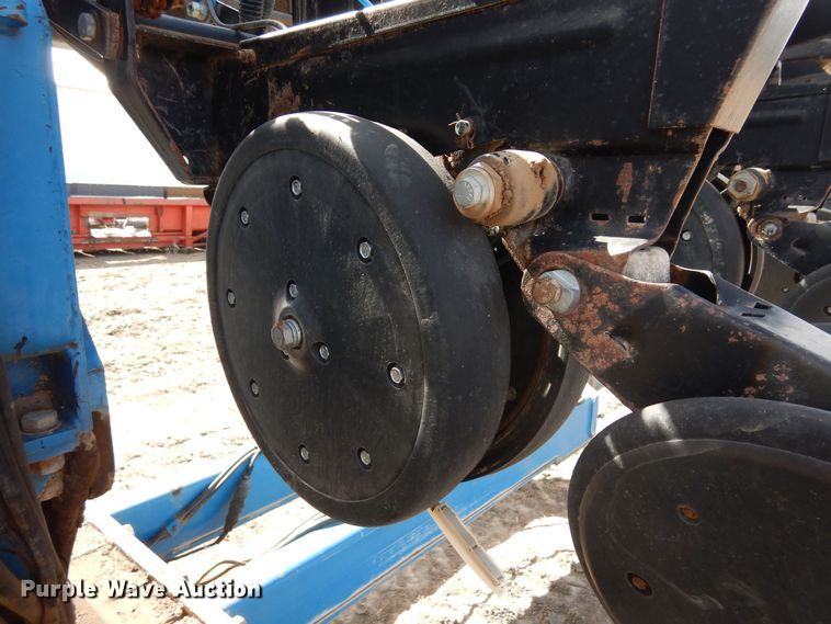 image for item DN6324 Kinze 2300  planter