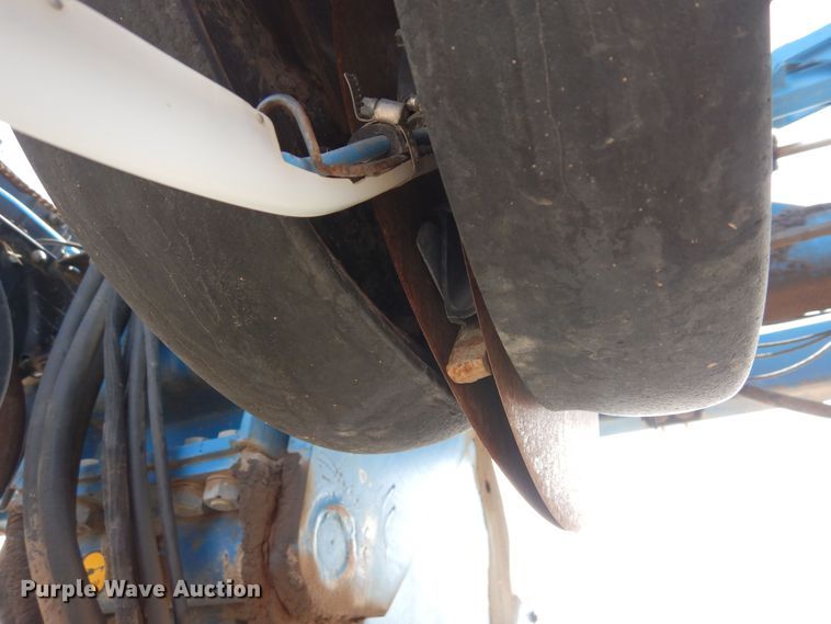 image for item DN6324 Kinze 2300  planter