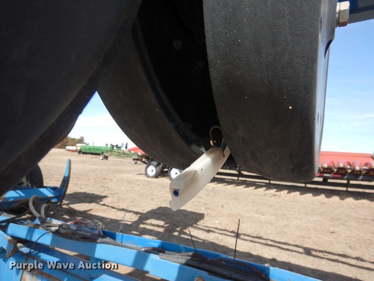 image for item DN6324 Kinze 2300  planter