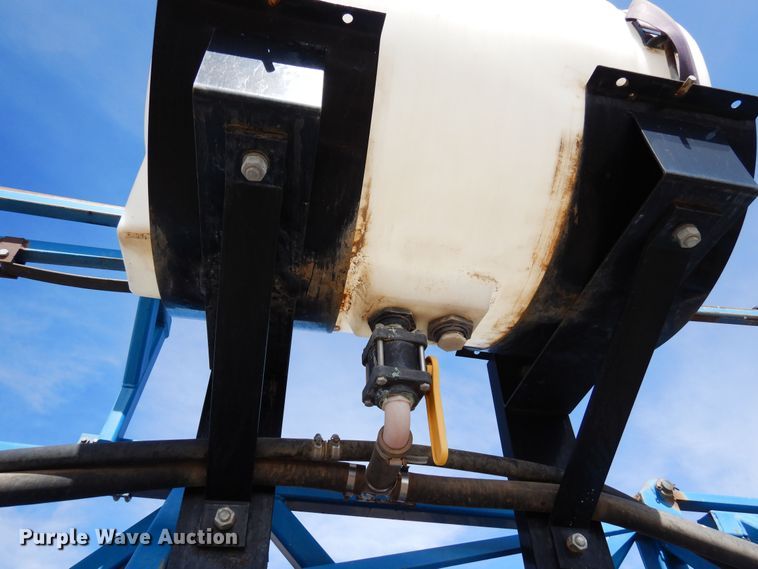 image for item DN6324 Kinze 2300  planter