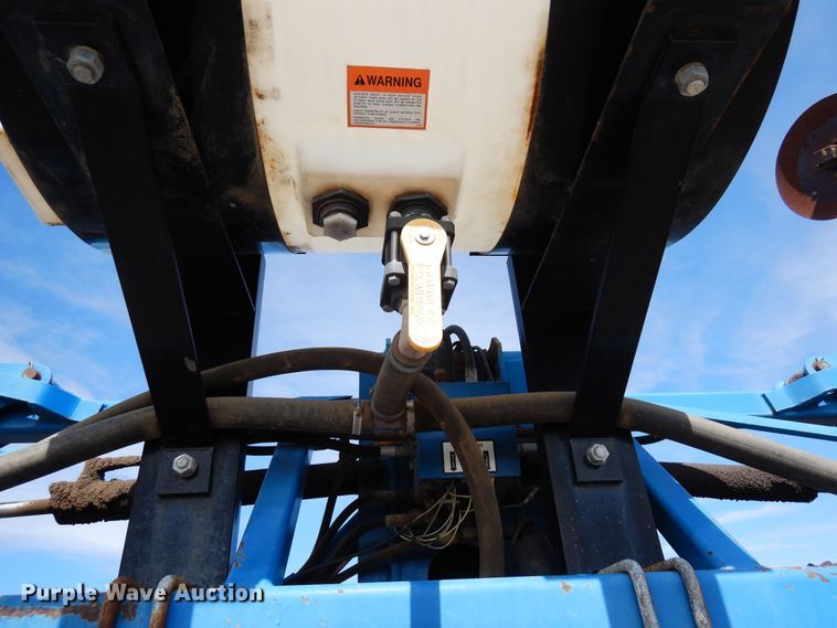 image for item DN6324 Kinze 2300  planter