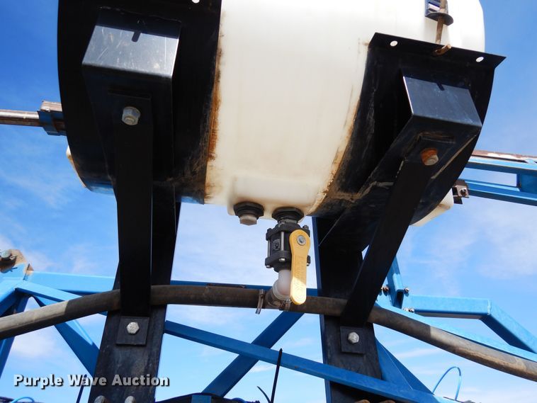 image for item DN6324 Kinze 2300  planter