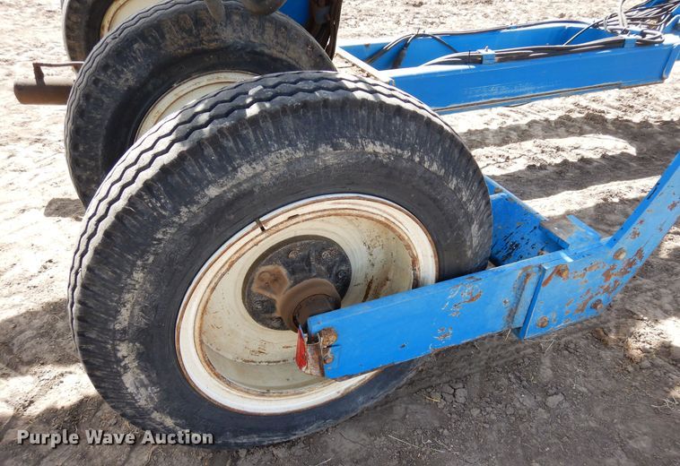 image for item DN6324 Kinze 2300  planter