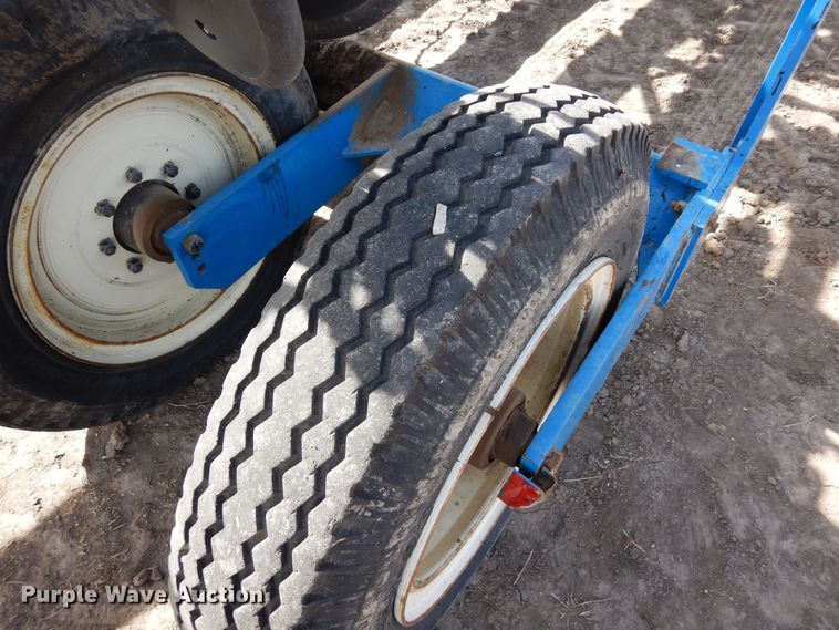 image for item DN6324 Kinze 2300  planter