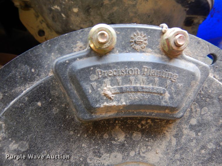 image for item DN6324 Kinze 2300  planter