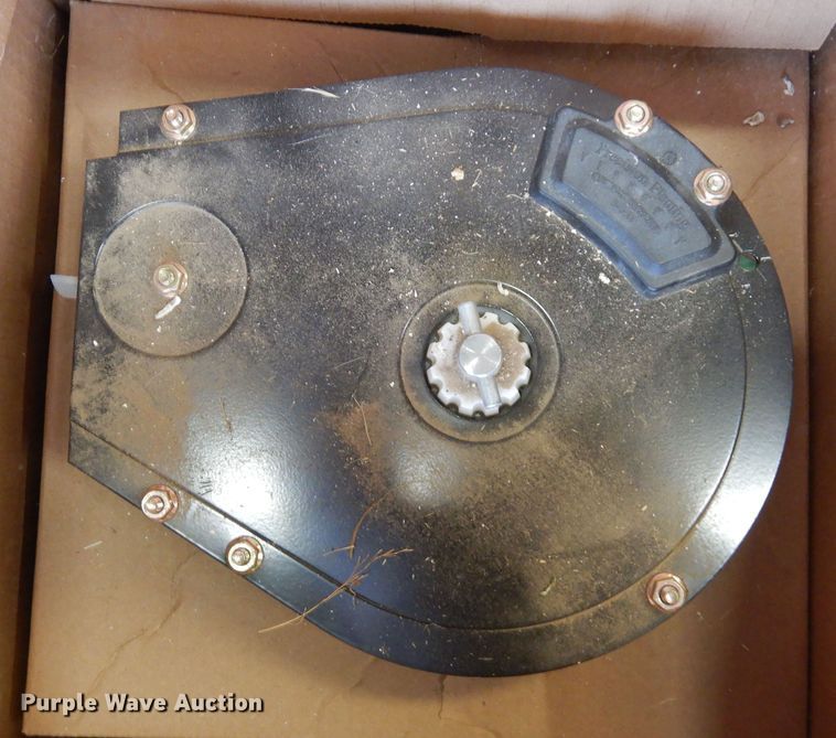 image for item DN6324 Kinze 2300  planter