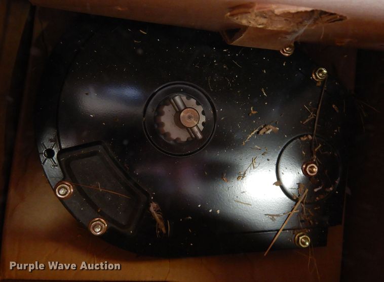 image for item DN6324 Kinze 2300  planter