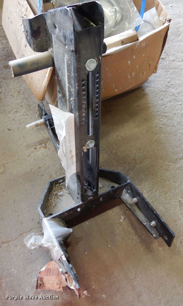 image for item DN6324 Kinze 2300  planter