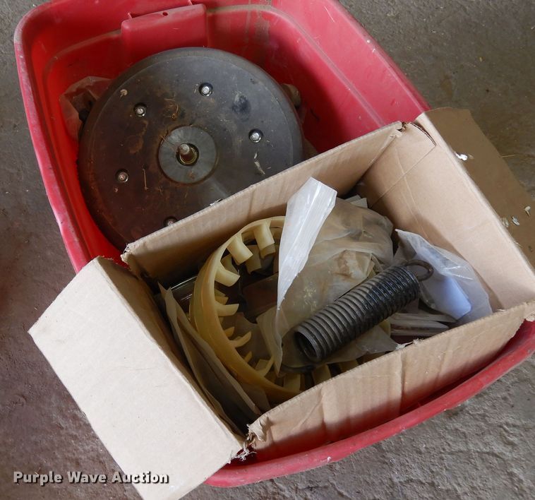 image for item DN6324 Kinze 2300  planter