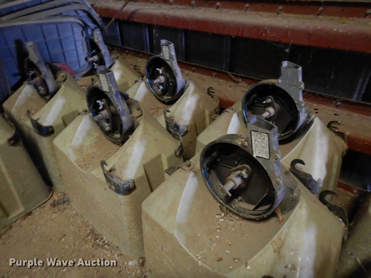 image for item DN6324 Kinze 2300  planter