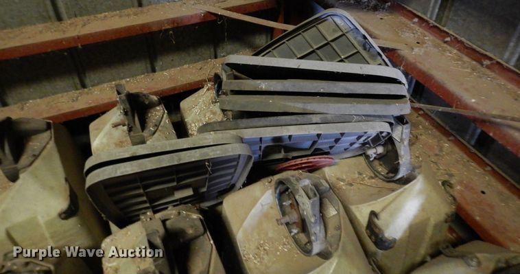 image for item DN6324 Kinze 2300  planter