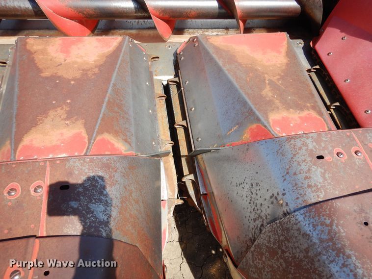 image for item DN6325 Corn head