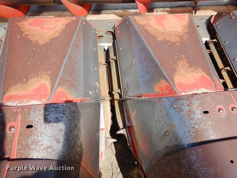 image for item DN6325 Corn head