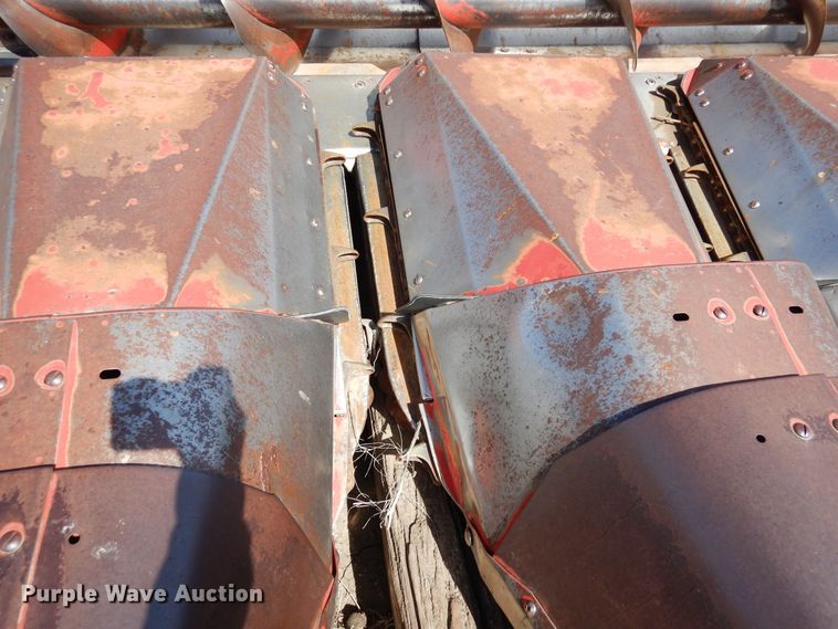 image for item DN6325 Corn head