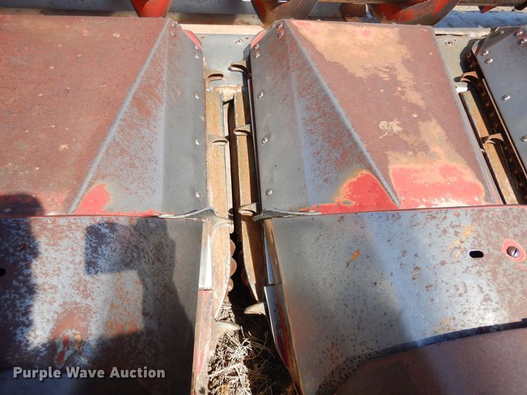 image for item DN6325 Corn head