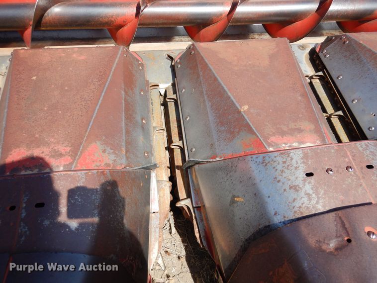 image for item DN6325 Corn head