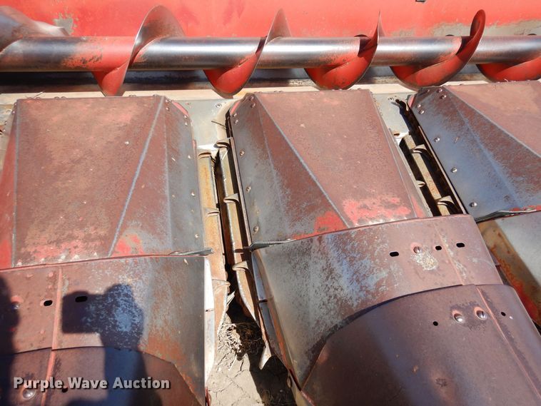 image for item DN6325 Corn head