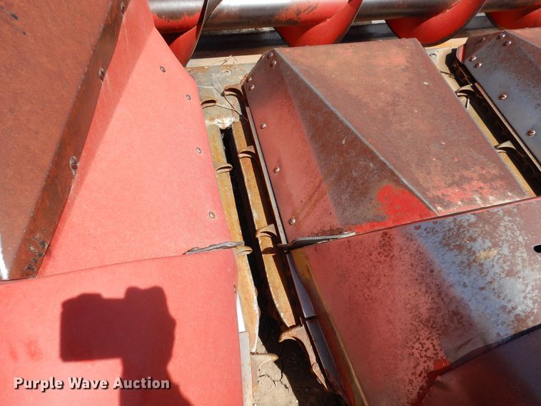 image for item DN6325 Corn head