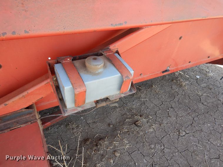 image for item DN6325 Corn head