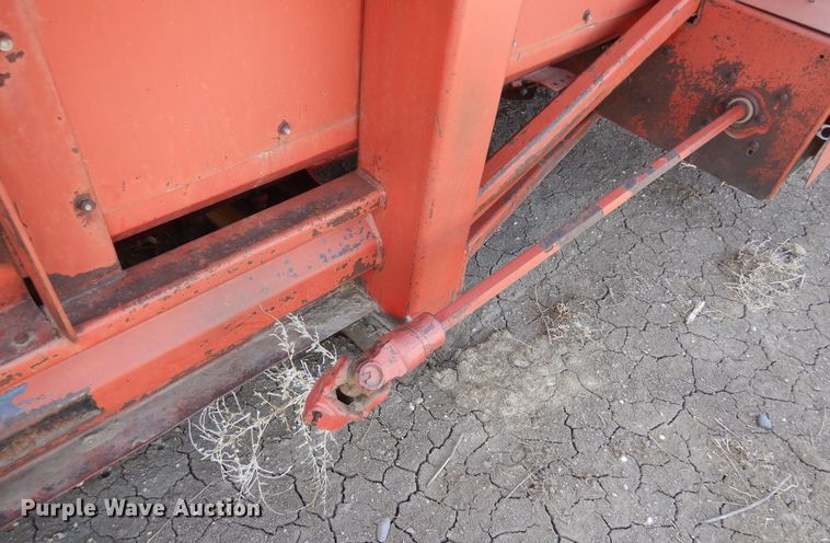 image for item DN6325 Corn head