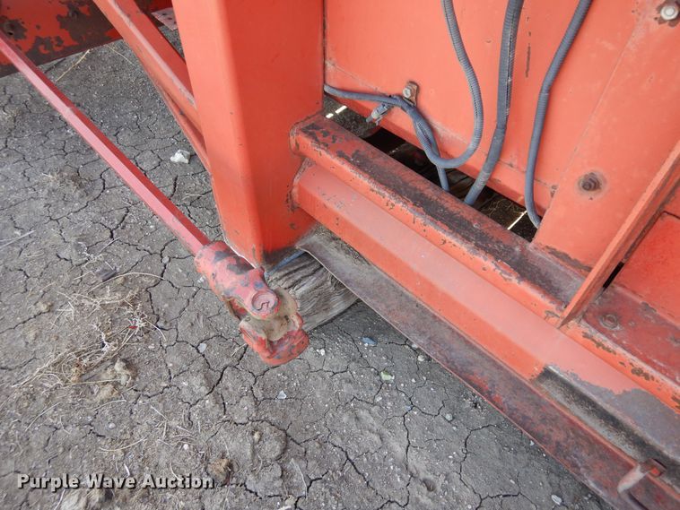 image for item DN6325 Corn head