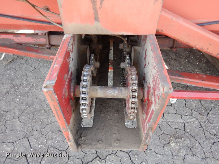 image for item DN6325 Corn head