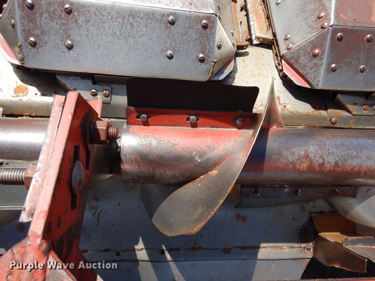 image for item DN6325 Corn head