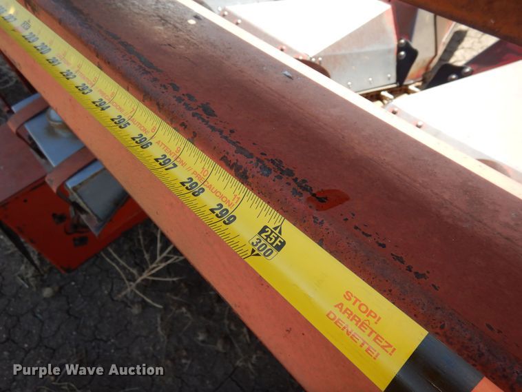 image for item DN6325 Corn head