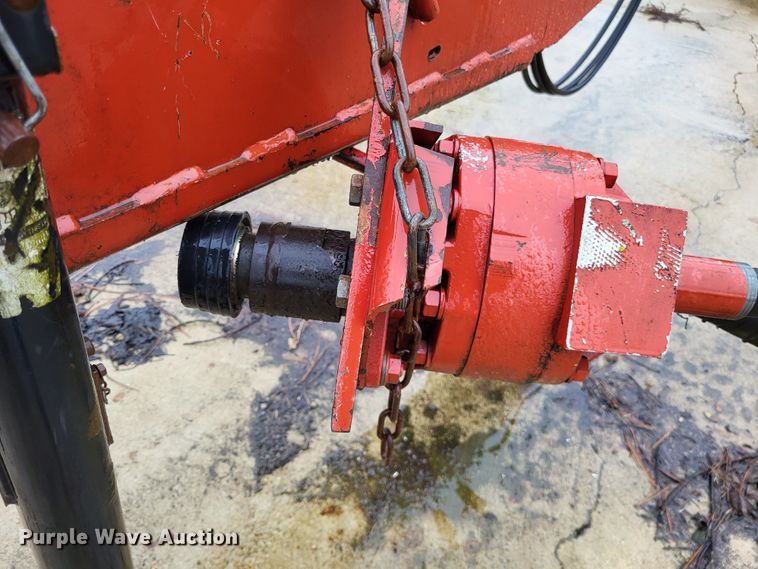 image for item DO3563 New Holland 1475  swather / windrower