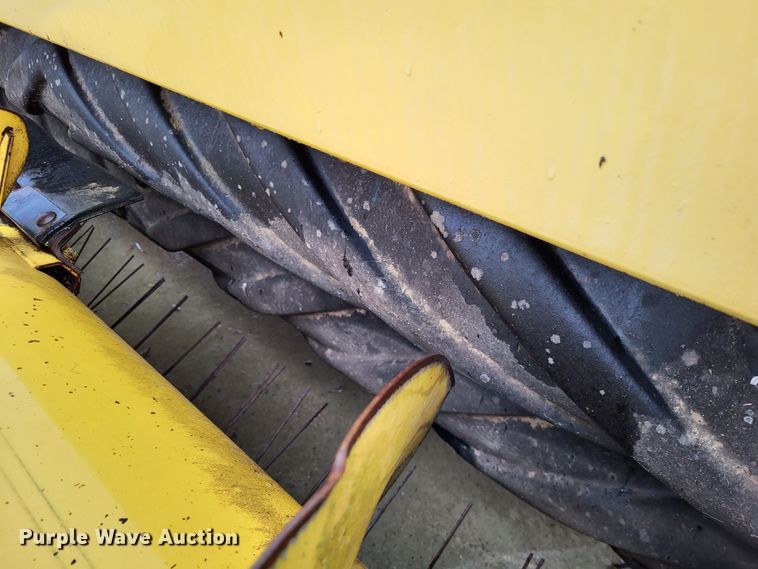 image for item DO3563 New Holland 1475  swather / windrower