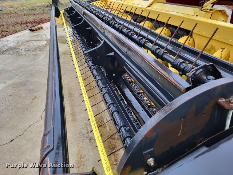 image for item DO3563 New Holland 1475  swather / windrower