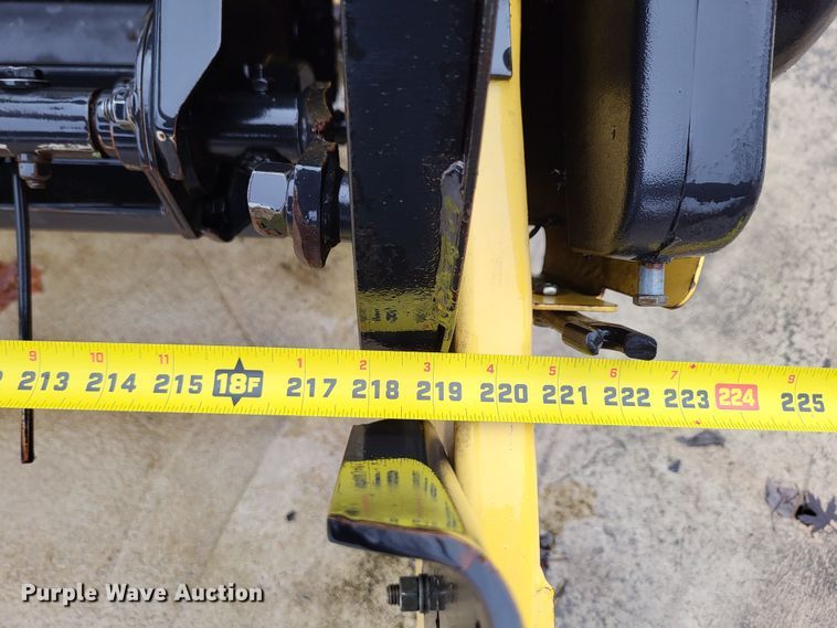 image for item DO3563 New Holland 1475  swather / windrower