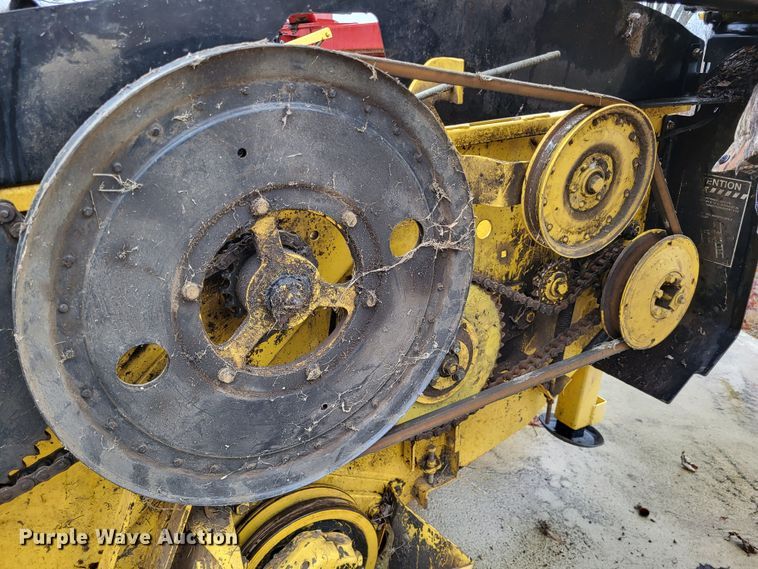 image for item DO3563 New Holland 1475  swather / windrower