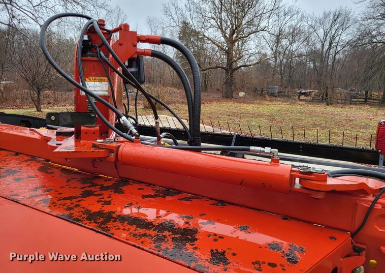 image for item DO3563 New Holland 1475  swather / windrower