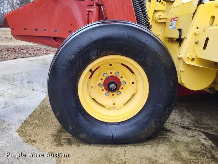 image for item DO3563 New Holland 1475  swather / windrower