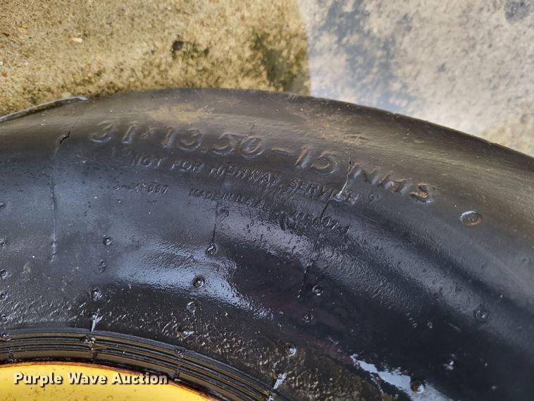 image for item DO3563 New Holland 1475  swather / windrower