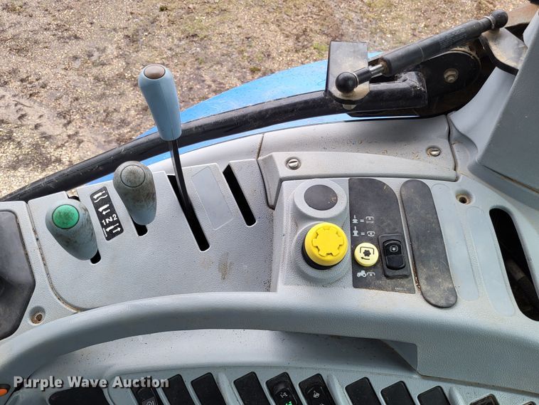 image for item DO3564 New Holland T6070  MFWD tractor