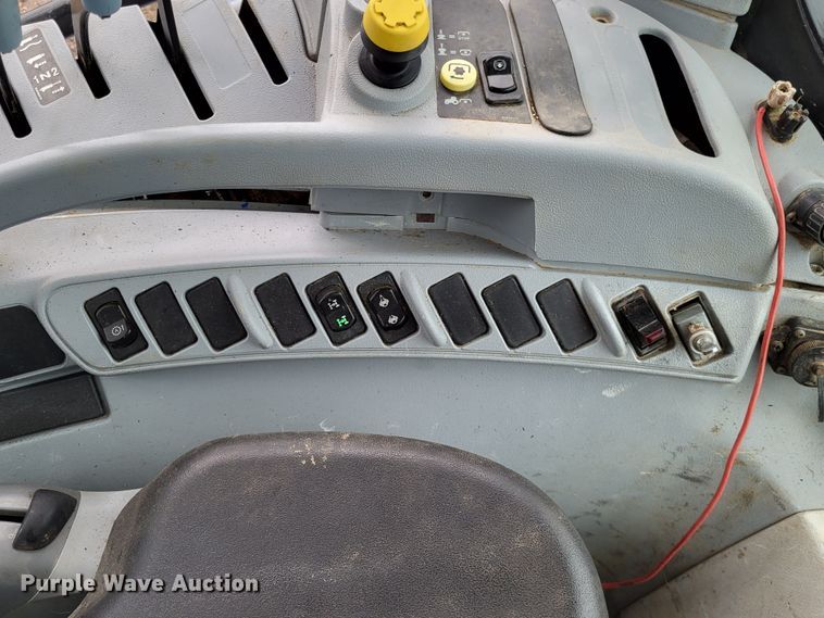 image for item DO3564 New Holland T6070  MFWD tractor