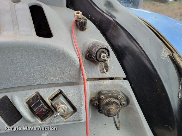 image for item DO3564 New Holland T6070  MFWD tractor