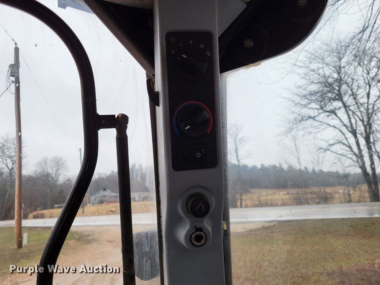 image for item DO3564 New Holland T6070  MFWD tractor