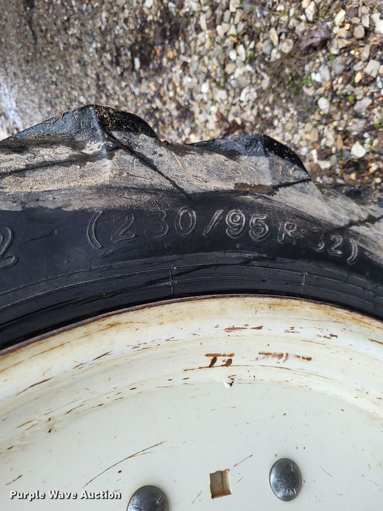 image for item DO3564 New Holland T6070  MFWD tractor