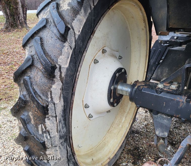 image for item DO3564 New Holland T6070  MFWD tractor