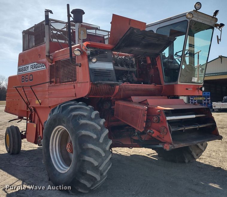 image for item DR8263 1982 Massey Ferguson 860  RWA combine