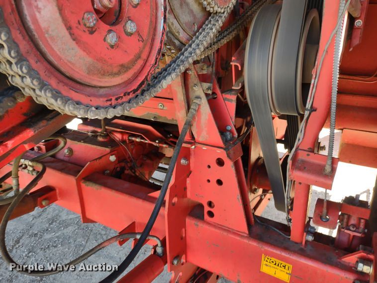 image for item DR8263 1982 Massey Ferguson 860  RWA combine