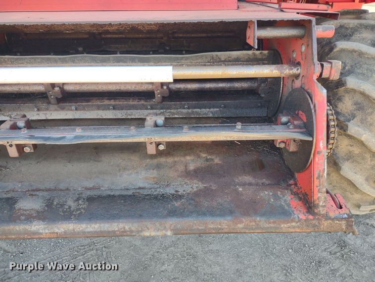 image for item DR8263 1982 Massey Ferguson 860  RWA combine